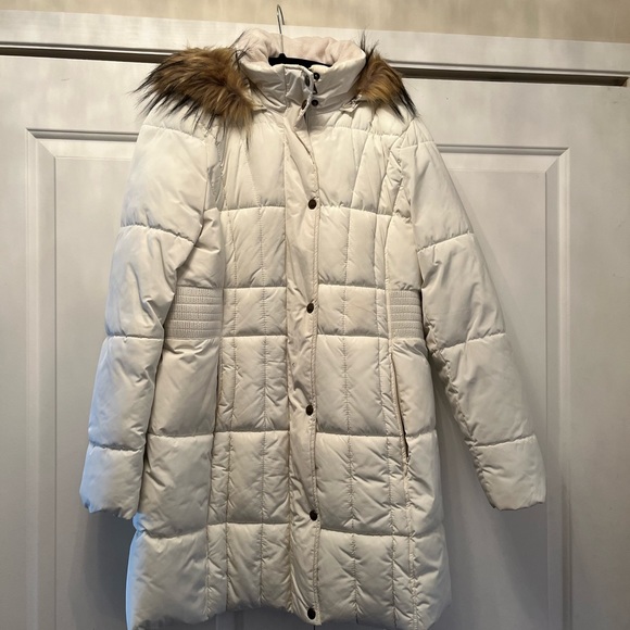 Bass G.H. Bass & Co. White Puffer Jacket with Fur Hood - Picture 1 of 5